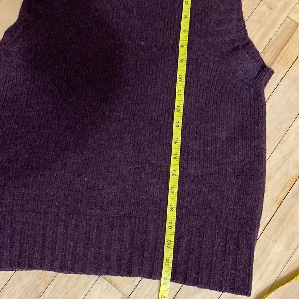 Michael Kors sleeveless sweater size medium